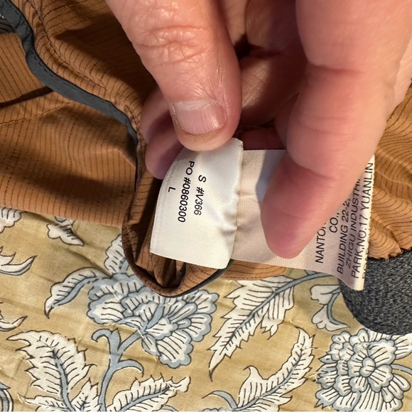 Vuori Men's Tan and Gray Swim Board Shorts - Picture 6 of 7